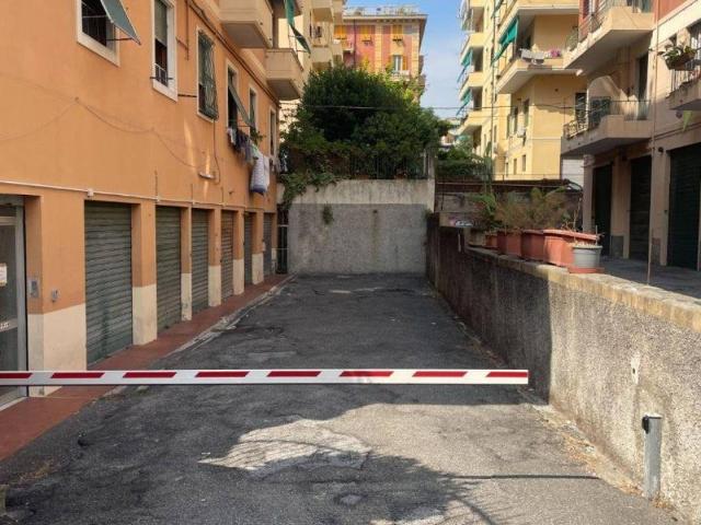 Box in vendita a Medio Levante, Serra Riccò