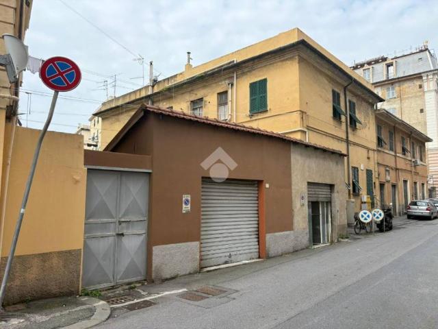 Box in vendita a Medio Ponente, Serra Riccò