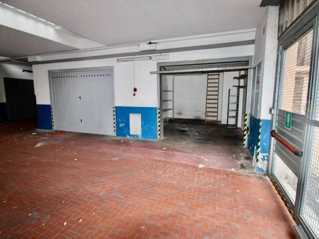 Box in vendita a Levante, Serra Riccò