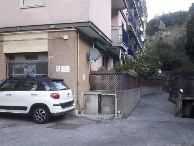 Box in vendita a Centro Ovest, Serra Riccò