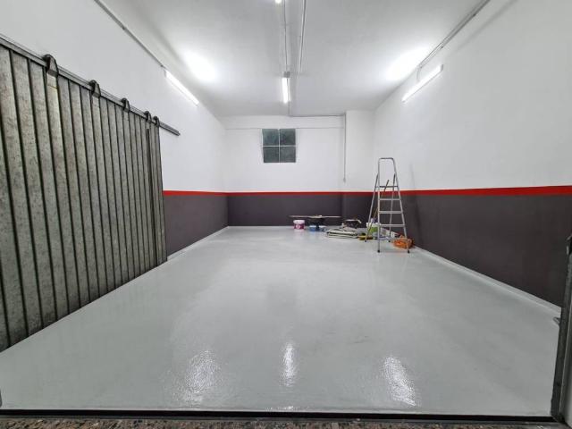 Box in vendita a Ponente, Serra Riccò