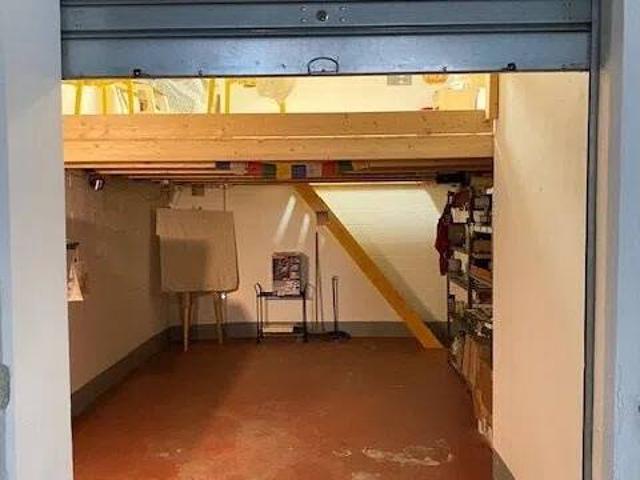 Box in vendita a Ponente, Serra Riccò