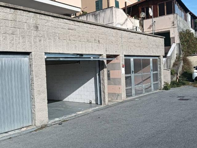 Box in vendita a Medio Ponente, Serra Riccò