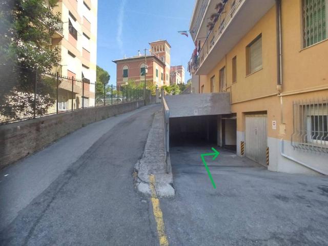 Box in vendita a Centro Ovest, Serra Riccò