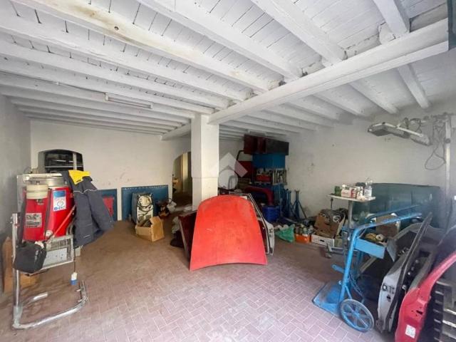 Box in vendita a Serro, Genova