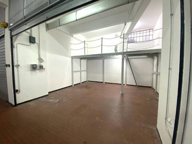 Box in vendita a Levante, Serra Riccò