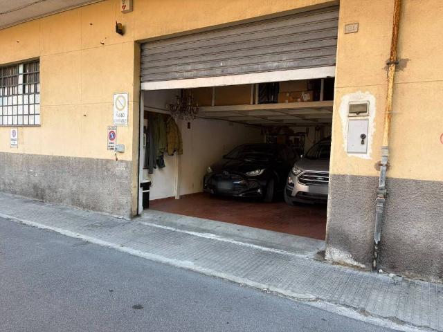 Box in vendita a Marassi, Genova