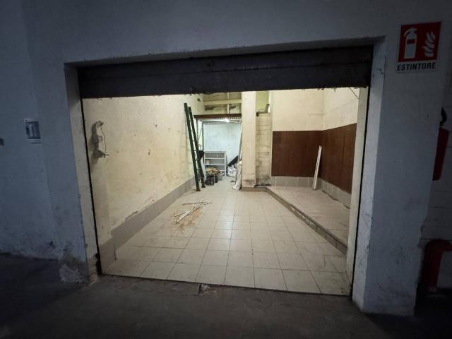 Box in vendita a Ponente, Serra Riccò