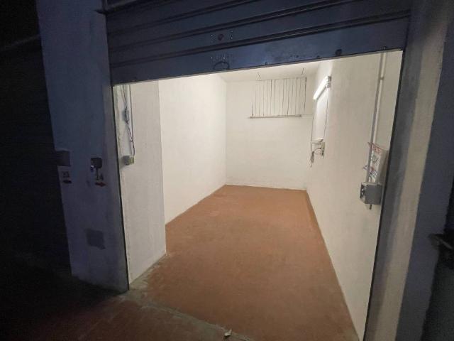 Box in vendita a Ponente, Serra Riccò