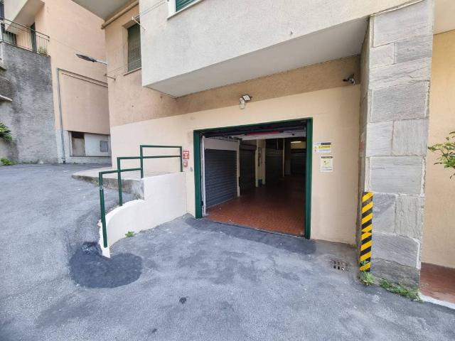 Box in vendita a Val Polcevera, Serra Riccò
