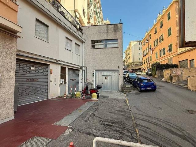 Box in vendita a Pianderlino, Genova
