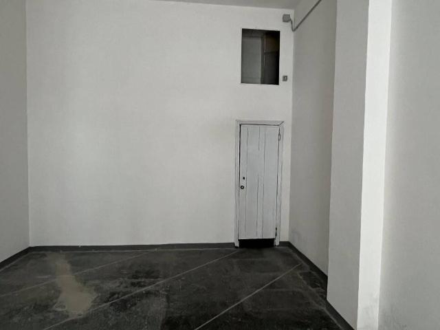 Box in vendita a Sampierdarena, Genova