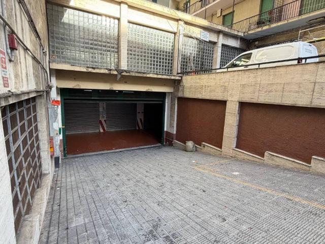 Box in vendita a Centro Ovest, Serra Riccò