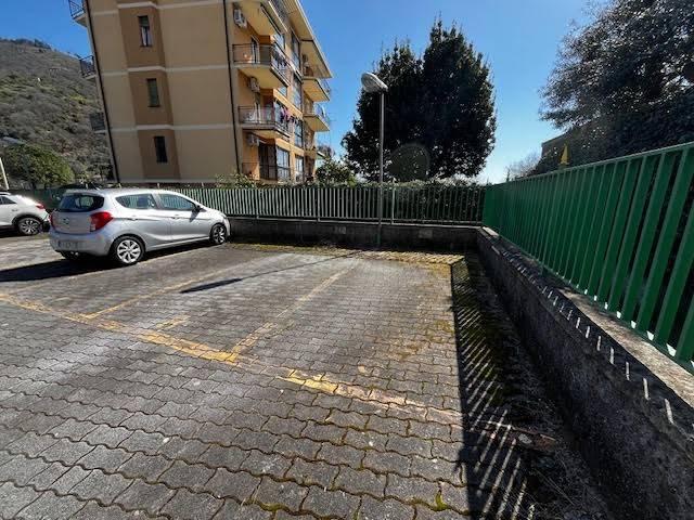 Box in vendita a Levante, Serra Riccò