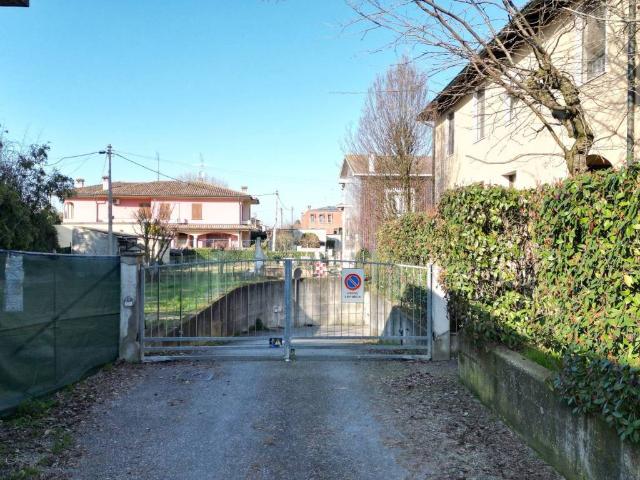 Box in vendita a Gerre De' Caprioli, Lombardia