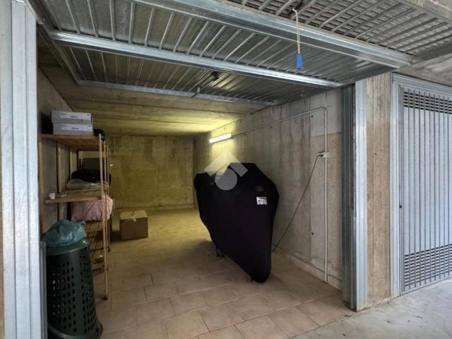 Box in vendita a Bellinzago Lombardo, Lombardia