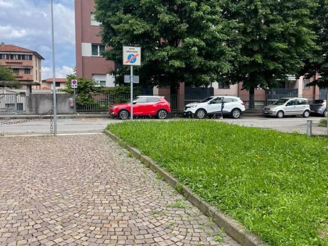 Box in vendita a Gessate, Lombardia