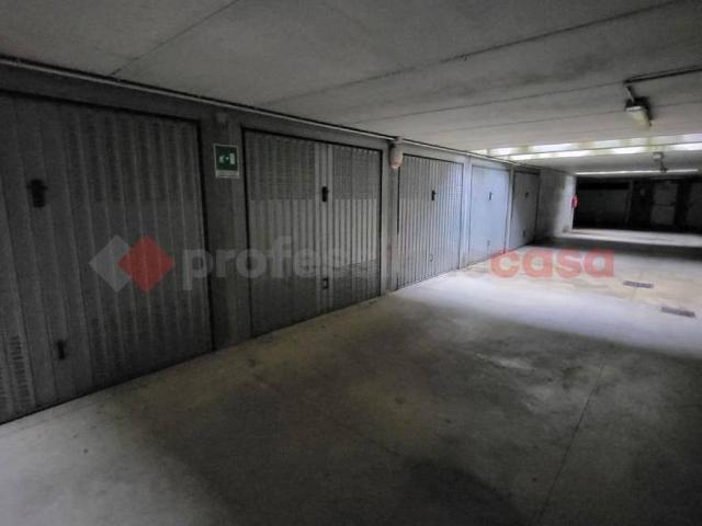 Box in vendita a Gessate, Lombardia