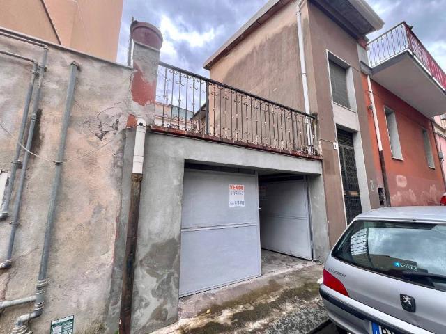 Box in vendita a Giarre, Sicilia