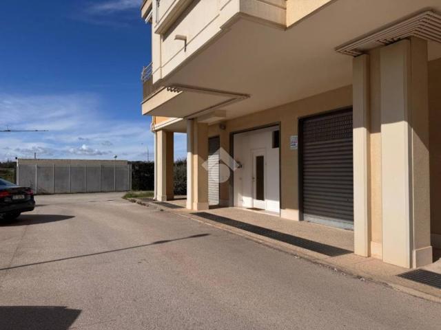 Box in vendita a Puglia, Bari