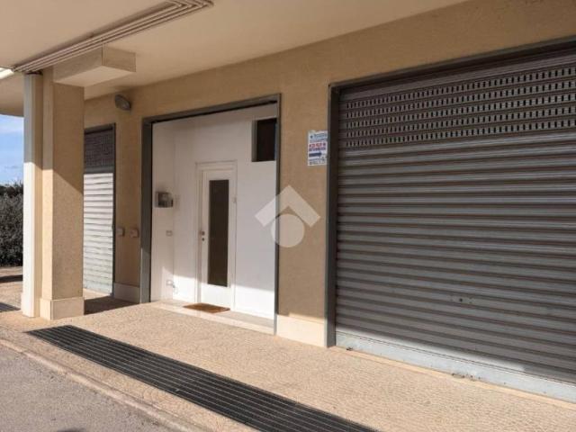 Box in vendita a Puglia, Bari