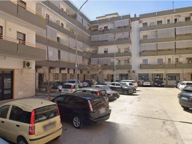 Box in vendita a Gioia Del Colle, Bari