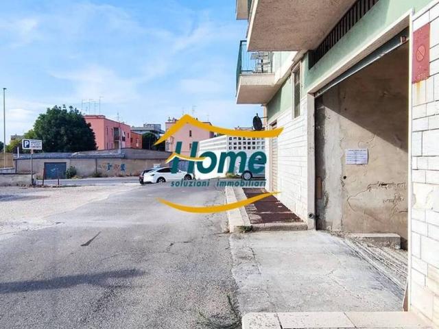 Box in vendita a Puglia, Bari