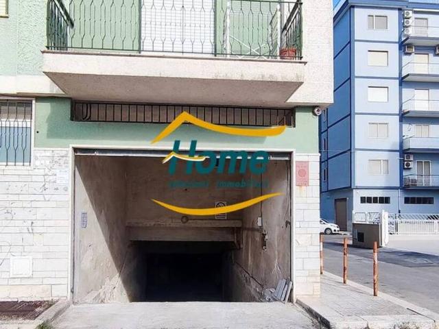 Box in vendita a Puglia, Bari
