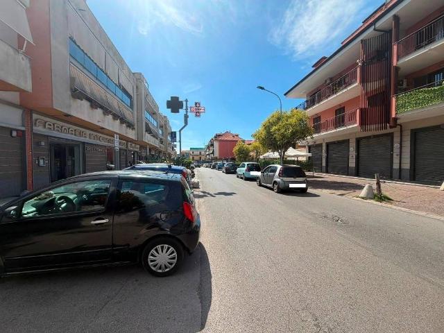 Box in vendita a Giugliano In Campania, Campania