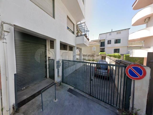 Box in vendita a Giugliano In Campania, Campania