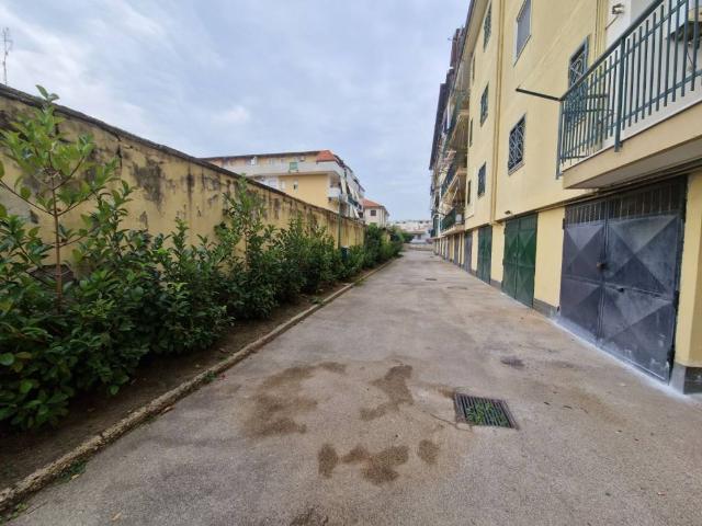 Box in vendita a Giugliano In Campania, Campania