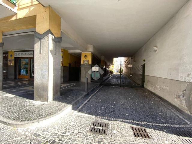 Box in vendita a Gragnano, Campania