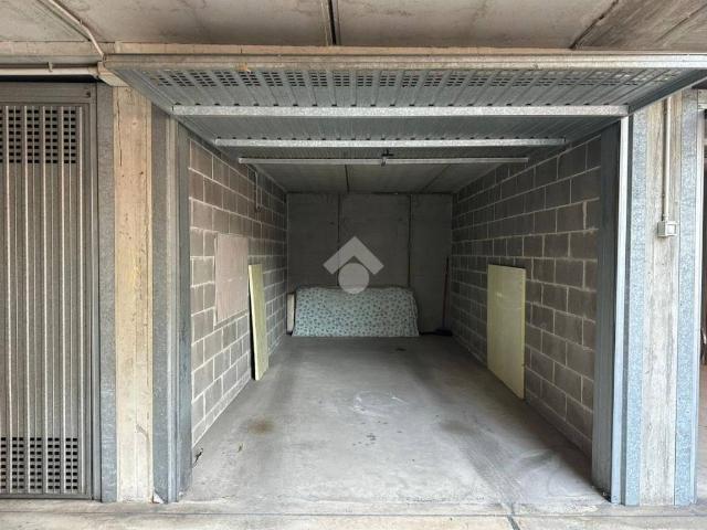 Box in vendita a Grassobbio, Bergamo