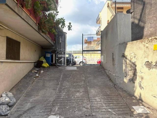 Box in vendita a Gravina Di Catania, Sicilia