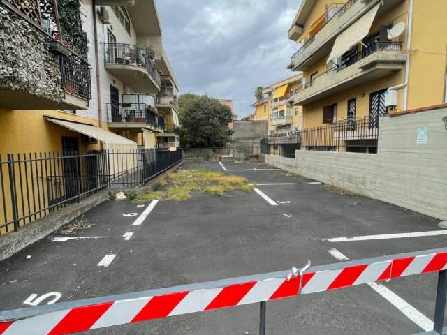 Box in vendita a Gravina Di Catania, Sicilia