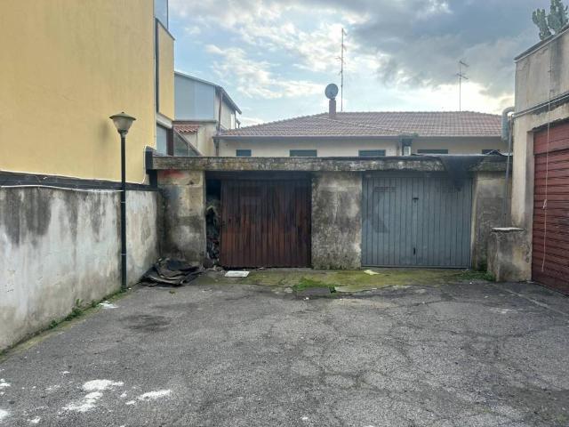 Box in vendita a Gravina Di Catania, Sicilia