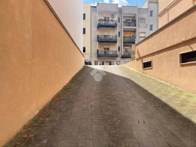 Box in vendita a Puglia, Taranto