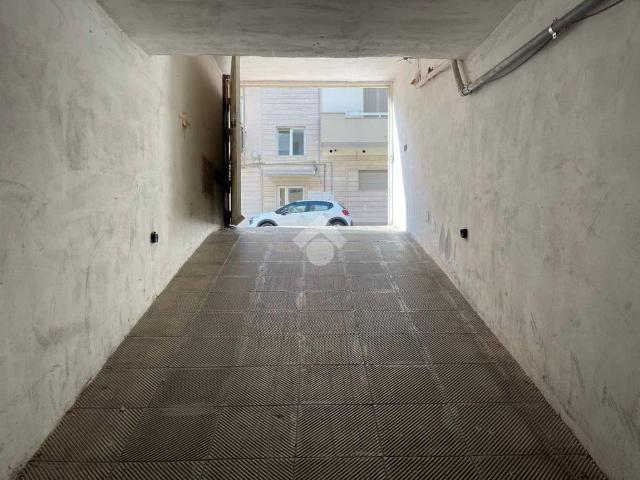 Box in vendita a Puglia, Taranto