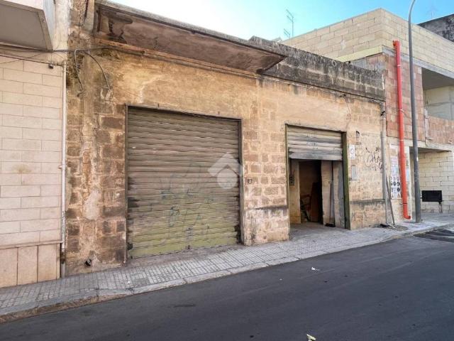 Box in vendita a Puglia, Taranto