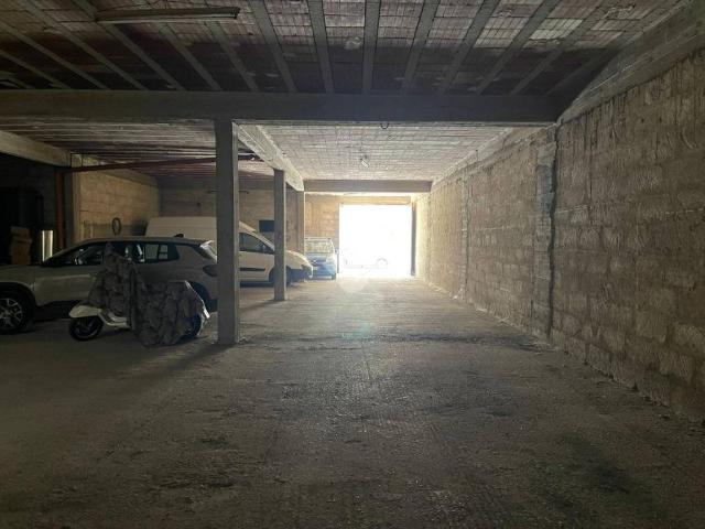 Box in vendita a Puglia, Taranto