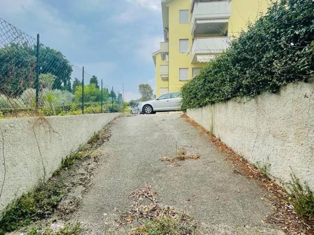 Box in vendita a Marche, Ascoli Piceno