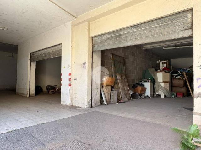 Box in vendita a Guidonia Montecelio, Roma Capitale