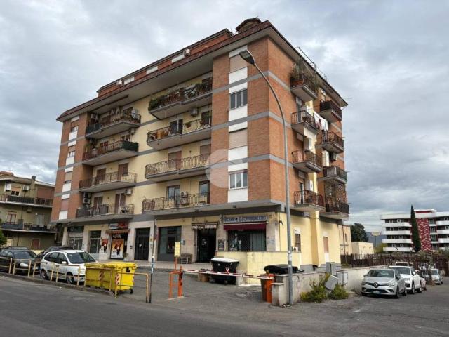 Box in vendita a Guidonia Montecelio, Roma Capitale