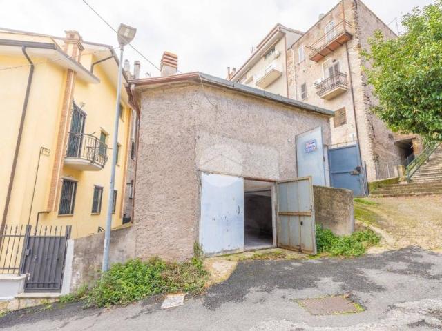 Box in vendita a Guidonia Montecelio, Roma Capitale