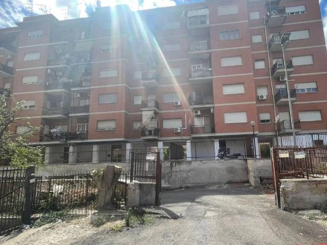 Box in vendita a Guidonia Montecelio, Roma Capitale