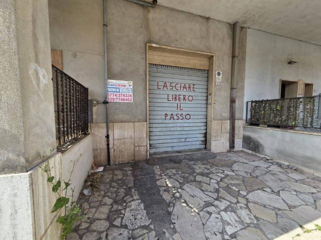 Box in vendita a Guidonia Montecelio, Roma Capitale