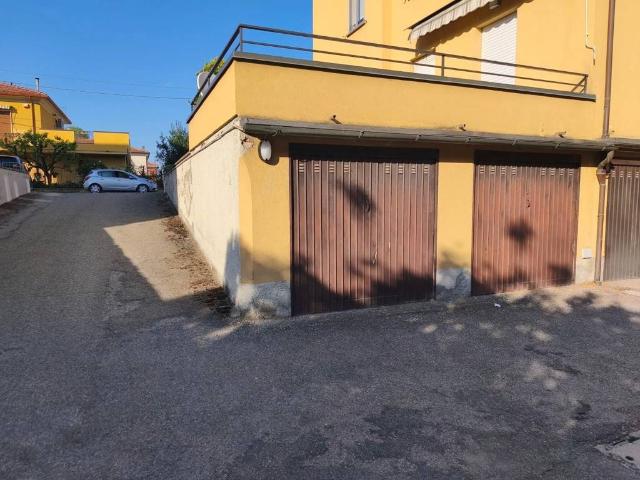 Box in vendita a Nuovo Circondario Imolese, Imola
