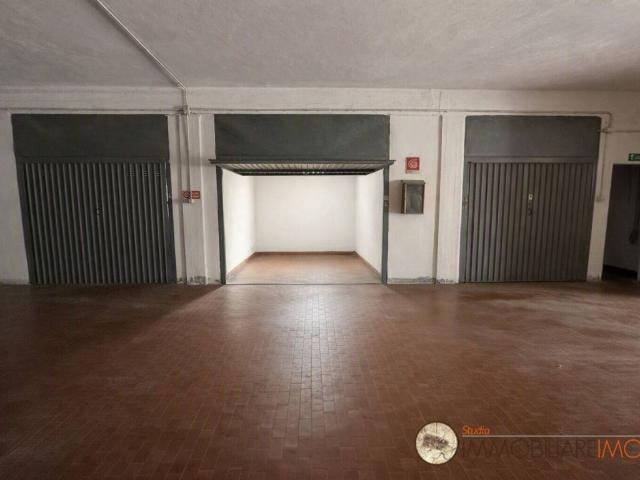 Box in vendita a Marconi, Imola