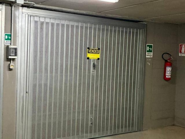 Box in vendita a Borgo Prino, Imperia