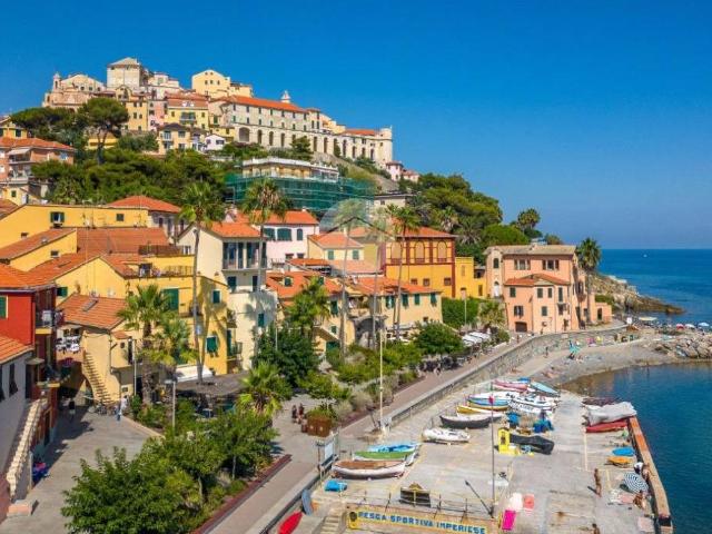 Box in vendita a Borgo Foce, Imperia